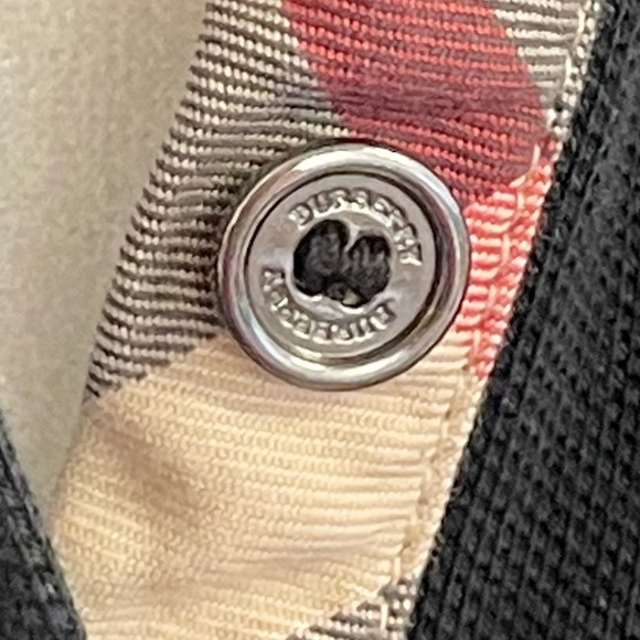 Classic Burberry polo! - Picture 8 of 12